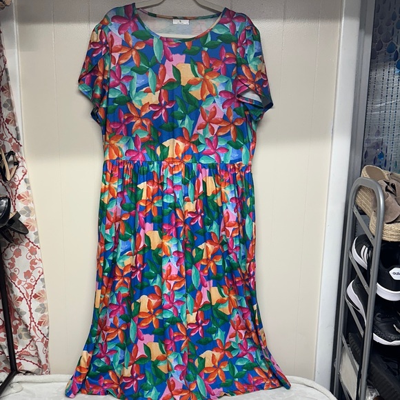 Vibrant Multicolor Floral Midi Dress - Picture 1 of 11